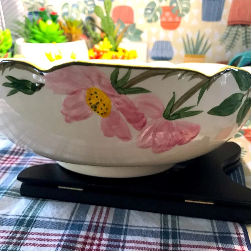 Vintage 1950 Franciscan Desert Rose Large Salad/Serving Bowl Scalloped Rim. - Picture 2 of 12